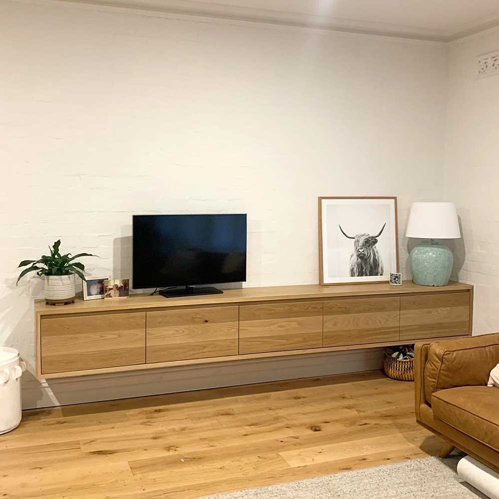 Lounge: American oak TV unit