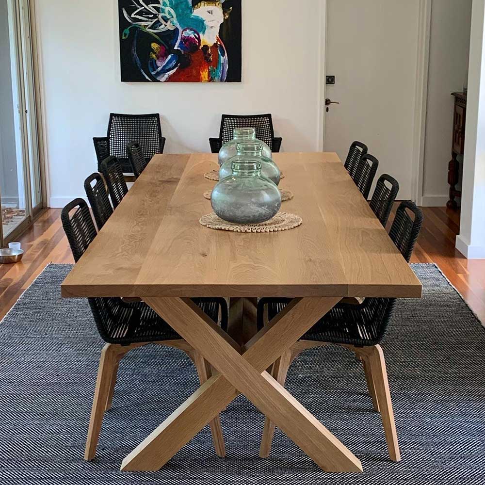 Table: American oak 'X leg' dining table